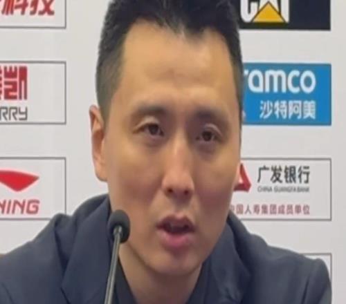 盧偉：現(xiàn)在球隊的狀態(tài)比賽季初好不少，出現(xiàn)問題要一步步解決