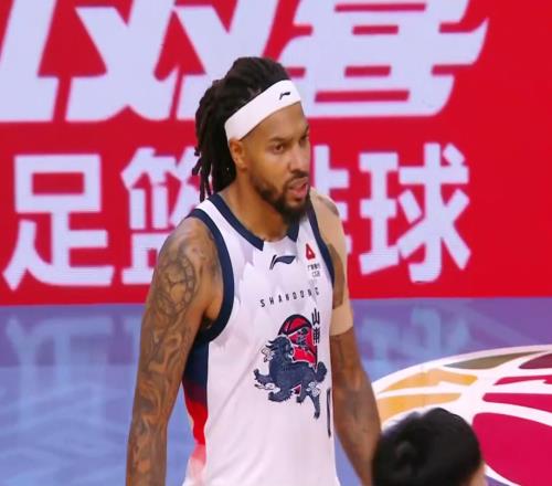 珀塞爾隔扣周琦+壓哨絕殺！山東男籃擊敗北京，豪取五連勝