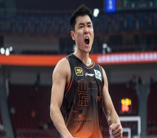 山東男籃遭打擊：國手高詩巖雙腿膝蓋積水嚴重將無緣對陣北京