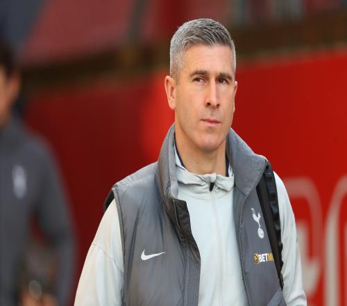 蒙哥馬利于11日下午三點半抵達北京，隊長張稀哲前往接機_中超直播