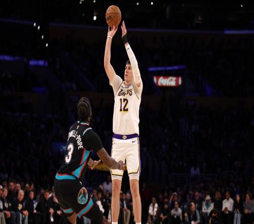 新年首發數據暴漲，雷迪克為他點贊球迷送外號，八村塁這下尷尬了