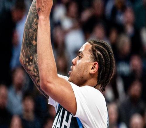 獨行俠被逆轉！馬卡33+7濃眉又受傷，狀元26+10+8，克萊爆發盡力