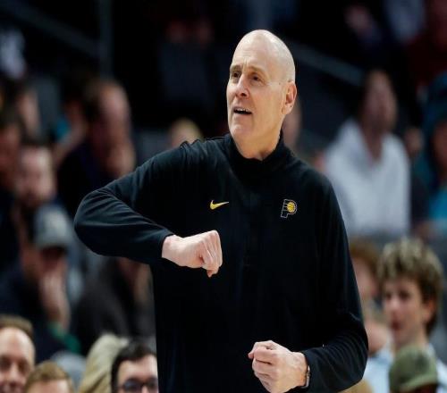 那個會開飛機的音樂家，終于成為NBA千勝教頭