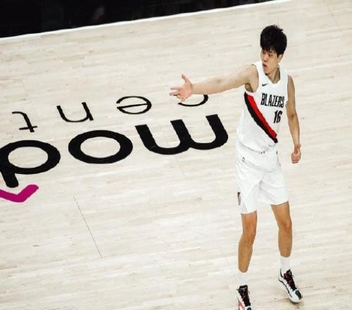 拓記：對火箭是楊瀚森本賽季最佳一戰，他完全在場上站得住腳