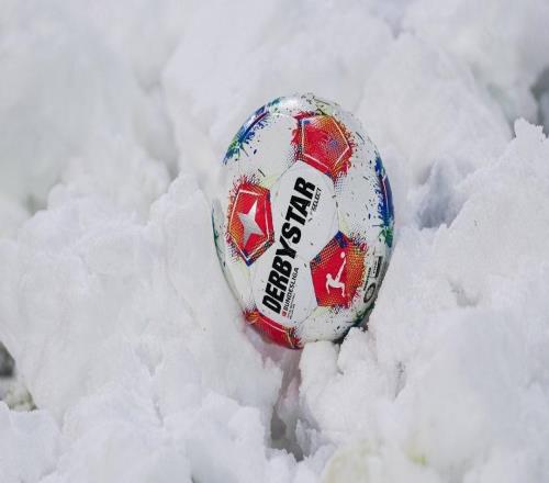 官方：因球場積雪結(jié)冰嚴(yán)重，圣保利vs萊比錫的比賽延期