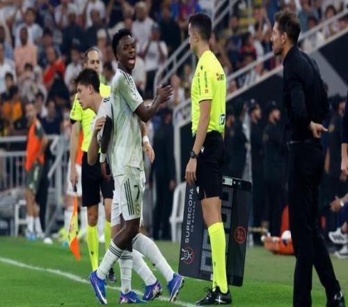 還原維尼修斯和西蒙尼沖突：多次斗嘴+阿隆索為維尼修斯出頭