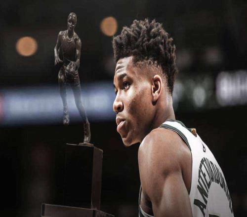 科比躺槍字母哥：最好球員必須忠誠家庭！我永遠不會申請交易！