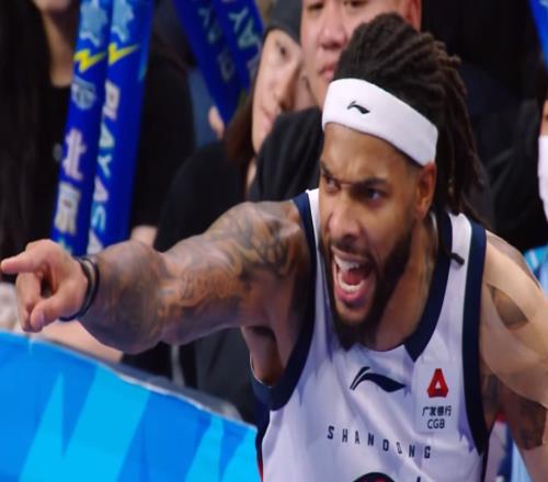 周琦失誤珀賽爾絕殺！謝智杰末節(jié)封神山東4人滿分，許導(dǎo)驗貨失敗