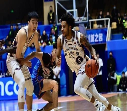 四川男籃以79比81惜敗北京北控男籃