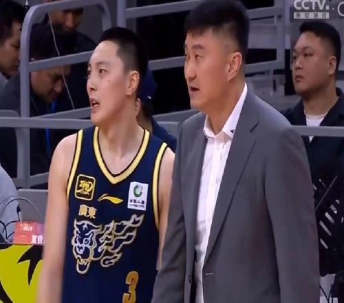 廣東男籃胡明軒需要休息，趙睿小傷大養，青島男籃裁掉兩外援