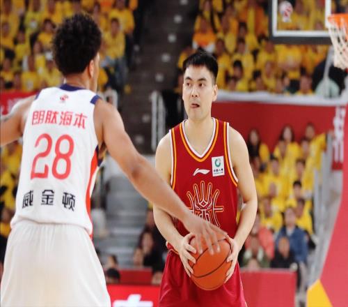 CBA球員進(jìn)步榜！廣東舊將第一，山西兩人入選，韓德君接班人第三