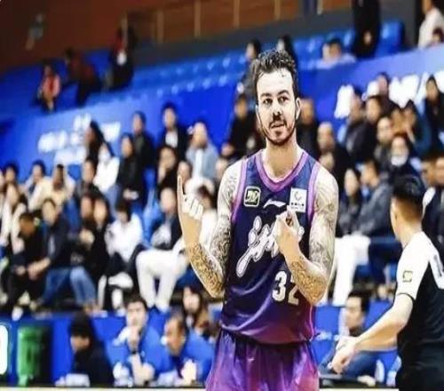 CBA常規賽！浙江主場對陣北控，浙江雙塔圍剿北控吳前決戰廖三寧