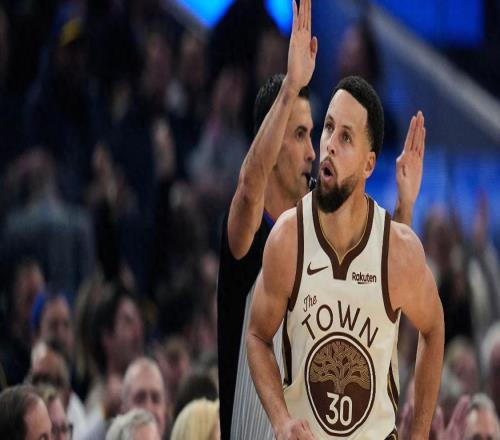 6記三分轟27+10，庫里又創歷史紀錄！勇士11戰8勝錯峰策略獲奇效