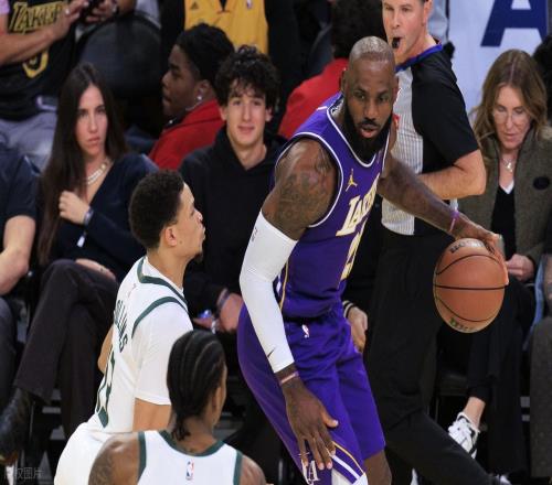 湖人4分輸雄鹿！詹姆斯空創第一歷史紀錄，東契奇25中8對不起老詹