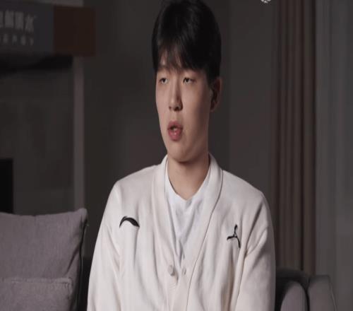 楊瀚森：世界上只有400個人打NBA上場時間要去爭取而不是要求