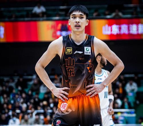 不輸高詩巖！山東狀元拿下15+7+6，北京新外援成水貨，8中2辣眼睛