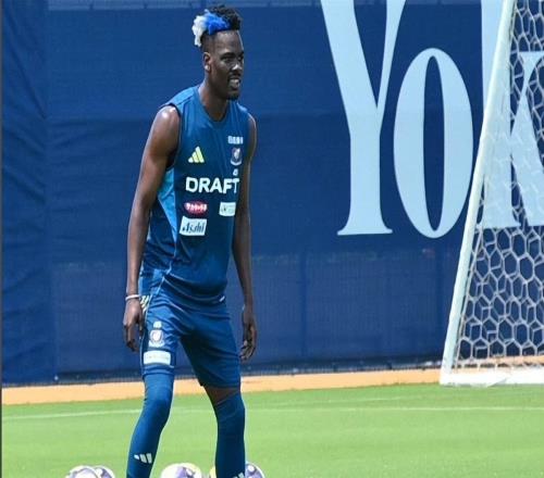 剛來就想走上海海港新外援：踢中超是為積累經驗，盼將來回日本