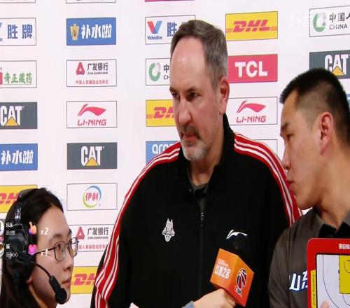 不是陳林堅(jiān)，不是珀賽爾，山東助教表?yè)P(yáng)一人：表現(xiàn)非常好，幫助大