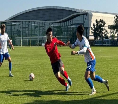 熱身賽：長(zhǎng)春亞泰20山東泰山B隊(duì)，亞泰上下半場(chǎng)各進(jìn)1球