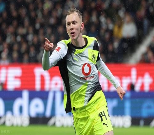 德甲最新積分戰(zhàn)報多特壓哨絕平法蘭克福多賽一場落后拜仁8分