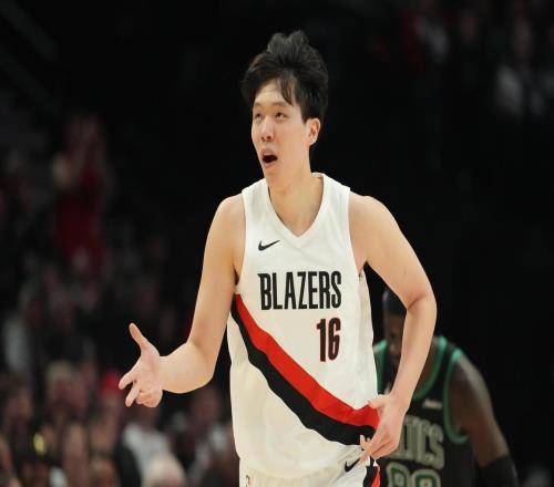 火箭再戰開拓者！半場三分14中2，射手群再次低迷，烏度卡也無奈