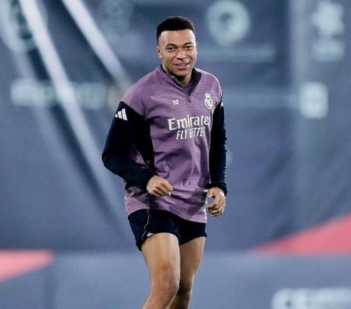 姆巴佩復出戰巴薩，不怕皇馬輸，是怕贏球時沒自己