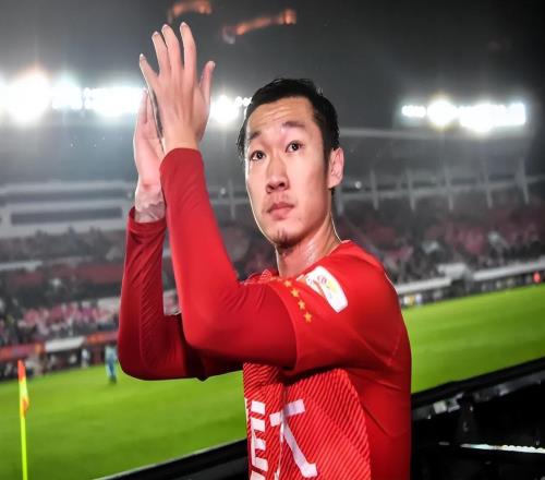 上港兩位離隊熱門迎來命運反轉，如今都跟俱樂部冬訓，值得期待