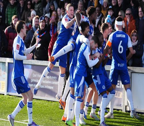 麥克斯菲爾德前身五年前因債務(wù)破產(chǎn)解散，如今球隊(duì)涅槃重生