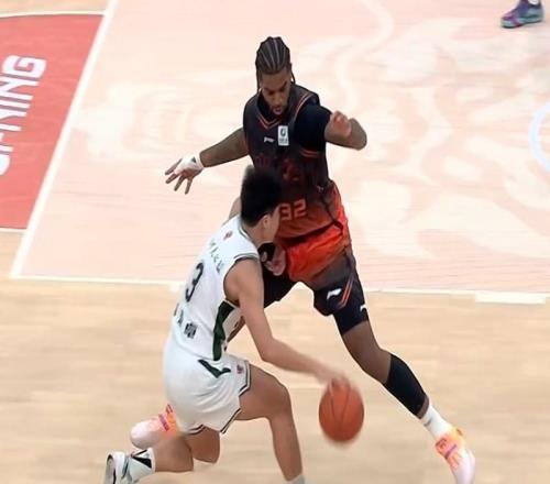 6連勝！山東男籃擊敗同曦，于德豪三分爆發，克里斯22分