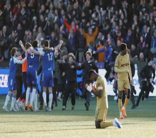 英超黑馬崩盤！足總杯遭業(yè)余隊淘汰曼聯(lián)緋聞新帥氣炸了