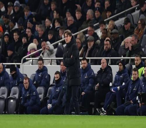 維拉球迷和熱刺死忠看臺一齊嘲諷弗蘭克：你明天就得被炒