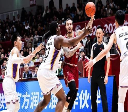 上一輪險(xiǎn)勝四川男籃的北控男籃，客場(chǎng)慘敗浙江不是很正常嗎