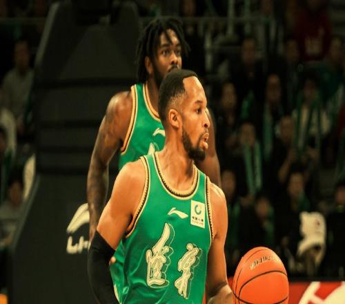 遼粵大戰亨特了解薩姆納，莫蘭德也絕對不手軟，虎口拔牙問題不大