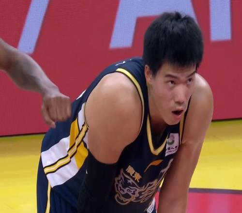 終于來了！廣東隊可能挖走“三冠內線”，朱芳雨又要出手了