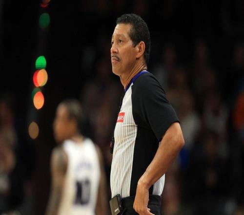 裁判受傷，NBA資深裁判比爾肯尼迪比賽后腿筋受傷，無(wú)限期休戰(zhàn)