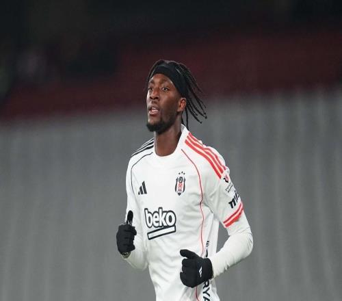 電訊報(bào)：維拉考慮簽下亞伯拉罕，讓他與沃特金斯競(jìng)爭(zhēng)