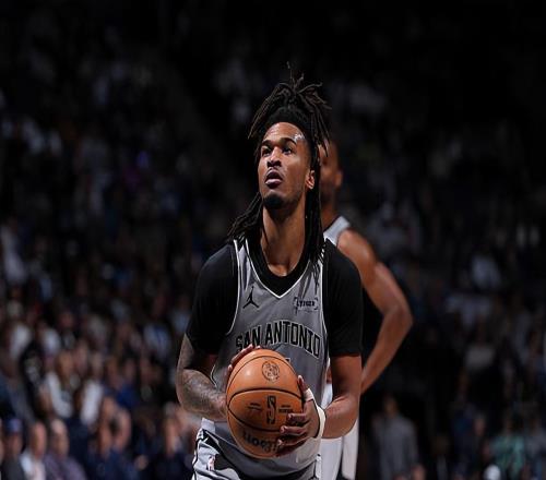 又一次打出災難表現，馬刺后場新星總是莫名其妙出現上頭的情況