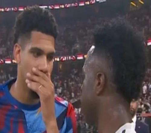 暖心，維尼修斯和卡瓦哈爾都與阿勞霍交談并詢(xún)問(wèn)其恢復(fù)情況