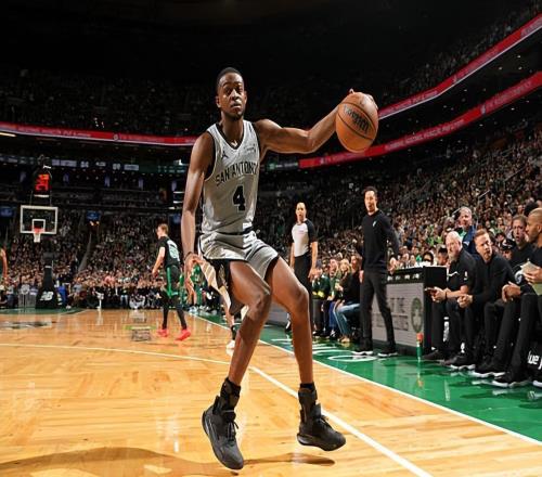 要是沒有后場核心前三節的穩定輸出，馬刺可能早就繳械投降了