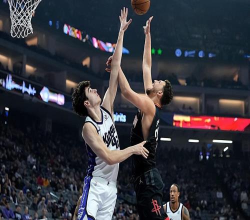 指望一個中鋒去全面梳理進攻火箭教練組到底時候才能認清形勢