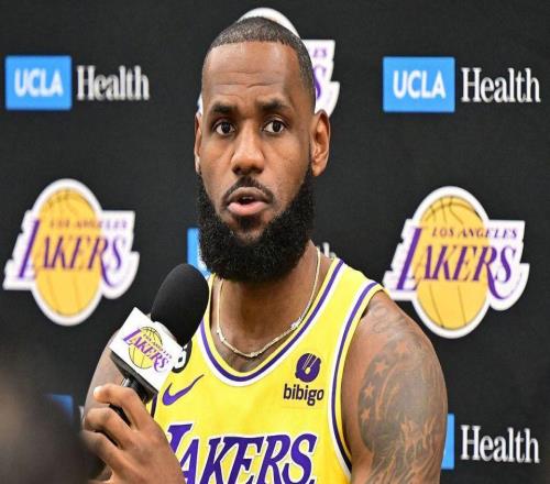 40歲數(shù)據(jù)：詹姆斯各項(xiàng)數(shù)據(jù)全面壓過(guò)喬丹！喬丹歷史第一地位危了