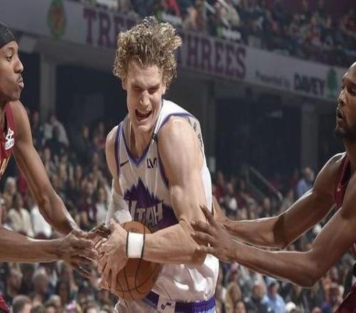 喬治32+9馬爾卡寧28+12爵士客場力克騎士