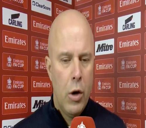 對方主帥說索博不尊重斯洛特：我有自己的看法，但不在這說