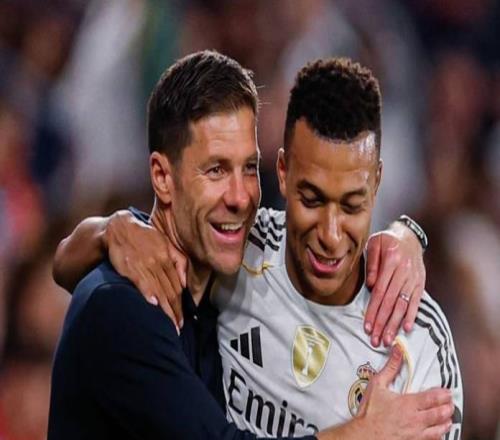 隊報：姆巴佩知道輸巴薩阿隆索會下課，他帶傷出戰想保其帥位