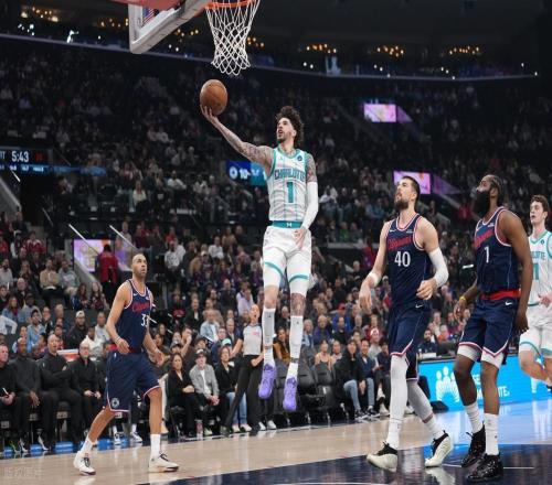 超越奧尼爾！哈登得分歷史第9！出來(lái)見(jiàn)上帝！小卡35+5+3打爆黃蜂