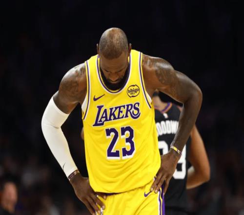 3連敗！湖人慘敗倒數(shù)第二，詹姆斯創(chuàng)NBA第1神跡，東契奇空砍42+8