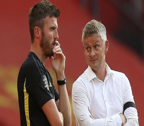 卡里克為何逆轉(zhuǎn)娃娃臉名記：他不盼著轉(zhuǎn)正，一招打動體育總監(jiān)