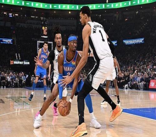 文班首發(fā)戰(zhàn)績不如替補(bǔ)馬刺何去何從