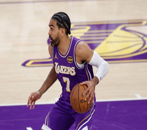 雷迪克表示文森特自12月起狀態(tài)回暖他是一位斗志昂揚的職業(yè)球員_NBA直播