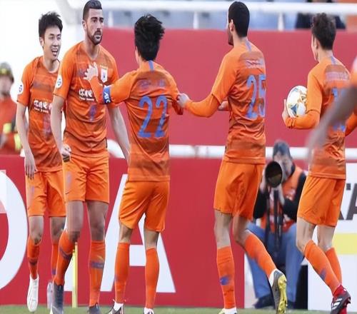 魯能前腰補強又有新思路，可考慮讓克雷桑踢這個位置，值得期待